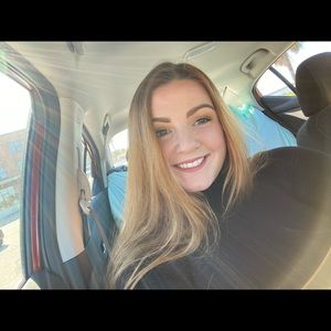 Meet your Posher, Stephanie